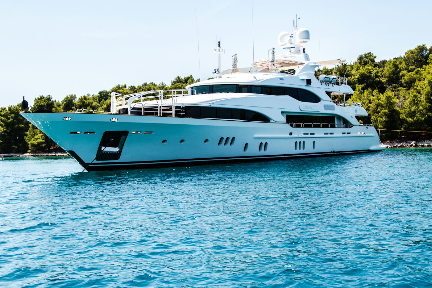 Akdeniz kıyısında kiralık yat